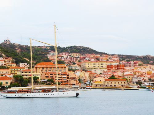 La Sardegna è la meta più ambita da quali turisti?