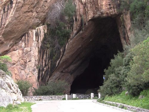 Sapete che la grotta transitabile più lunga del mondo si trova in Sardegna? Ecco qual è!